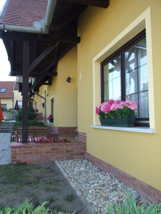 Huber Panzio Bed and Breakfast Fertőrákos Buitenkant foto