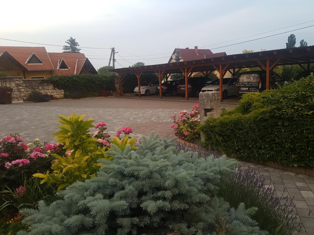 Huber Panzio Bed and Breakfast Fertőrákos Buitenkant foto