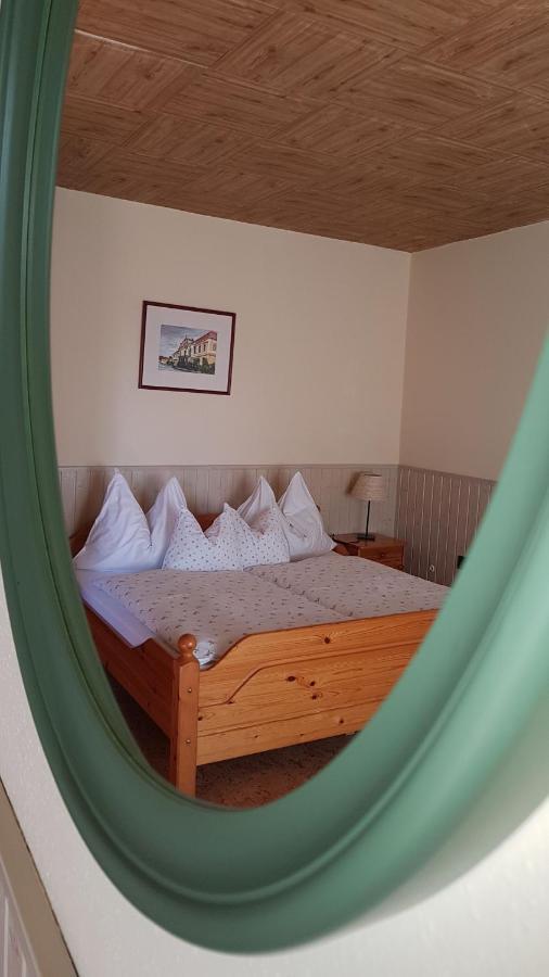 Huber Panzio Bed and Breakfast Fertőrákos Buitenkant foto