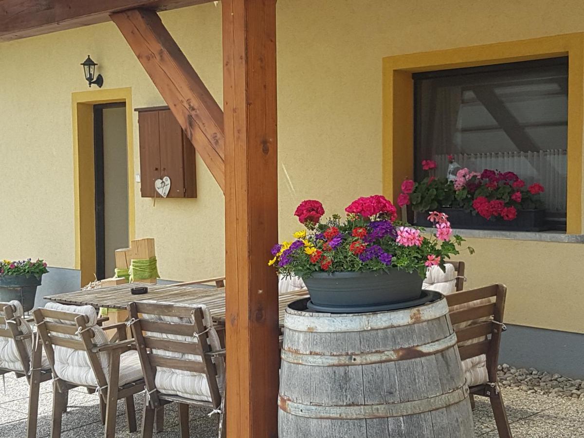 Huber Panzio Bed and Breakfast Fertőrákos Buitenkant foto